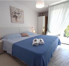 3 Bedroom Villa with Pool and Jacuzzi near Malinska, Sleeps 6-8